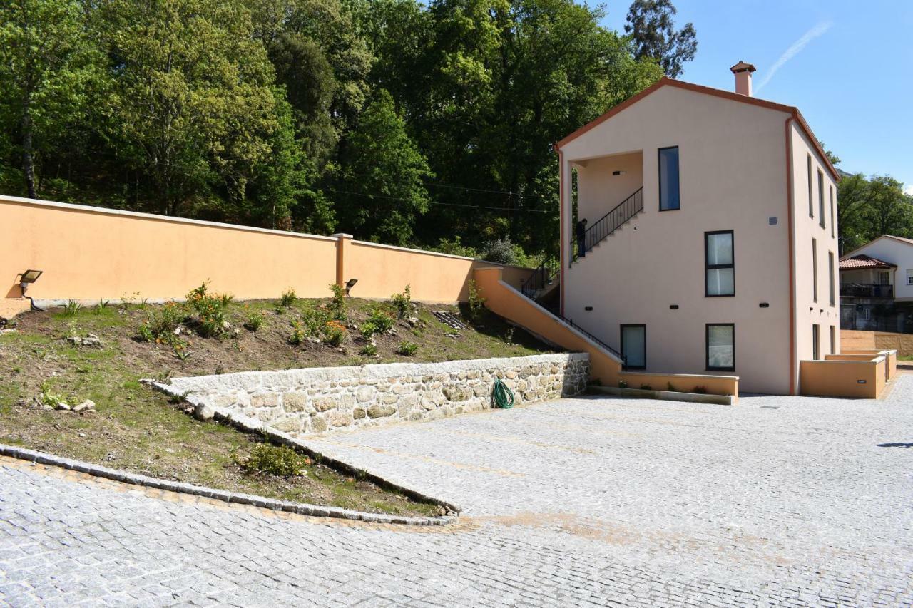 Apartamentos Compostela Lobios Exteriör bild